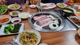 장수토종꺼먹돼지, 광양시 — 광양시, 중동 1763-11 장수토종꺼먹돼지, 광양시 —  광양시, 중동 1763-11