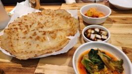감자골 감자옹심이, 속초시 — 속초시, 금호동 중앙시장로6길 10, 전화 033-636-3522 감자골 감자옹심이, 속초시 —  속초시, 금호동... 