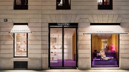 Valentino, 성남시 — 성남시, 판교동 20, Pangyoyeok-Ro 146 Beon Gil Hyundai, 전화 031-5170-1149 Valentino, 성남시... 
