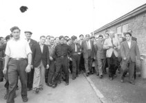 Zeilsheim, Germany,  Stephan Wise visiting a DP camp. — Google Arts & Culture Zeilsheim, Germany,  Stephan Wise visiting a DP... 