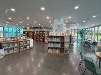 수성구용학도서관 > 도서관소개 > 수성못그림책도서관 수성구용학도서관
