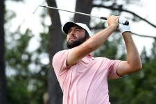 Deadspin | Golf Glance: Scottie Scheffler seeks elusive FedEx Cup title