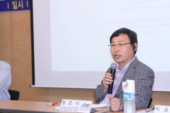 국제학술토론회(9.15) | 취지를 설명하고 있는 정근식 연구소장(서울대 사회학과) | 민주화운동기념사업회 | Flickr <전후 아시아 민주주의의...
