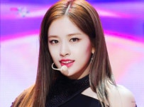 더쿠 - 오늘 데뷔한 아이브 안유진 직캠 표정