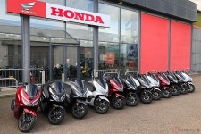 新型コロナと戦うボランティアにスクーターを供給　イギリスのホンダディーラー「MAIDSTONE HONDA」（バイクのニュース） - Yahoo!... 