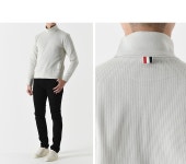 MJT379A J0083 113_THOM BROWNE - 코오롱몰 톰브라운 MJT379A 써멀 립 오토맨 터틀넥니트(화이트) MJT379A J0083 113