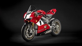 Ducati celebrates the 25th anniversary of the iconic 916 super bike with a limited edition of the Panigale V4 : Luxurylaunches
