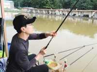 밤밭낚시터 유료낚시터 > 비온후 붕어들 배고프데요 : 낚시사랑