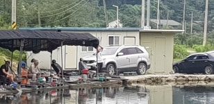 폭포낚시터 유료낚시터 > 기쁘다 송~어 오셨네! 폭포낚시터에 송어가 입성했다! : 낚시사랑