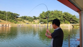 밤밭낚시터 유료낚시터 > 밤밭 가을 붕어낚시 대풍년 : 낚시사랑