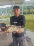 어천낚시터지기 유료낚시터 > 토종붕어 4짜소식 (333번째) 조황 : 낚시사랑