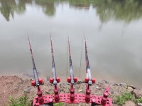 중고낚시용품 > 레이카28칸4대 32칸2대 받침대2절 2개 일괄 팝니다 : 낚시사랑