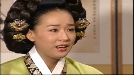 더쿠 - 여인천하에서 신분 상승에 따라 점점 화려해지는 정난정의 옷차림.jpg