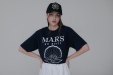 마스언에브릴(Mars en Avril) SEASHELL DIA TSHIRT-NAVY WHITE | GVG 스토어. 전 세계직배송.