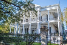 2023 New Orleans Garden District Walking Tour Including Lafayette Cemetery No. 1