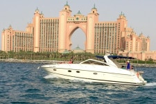 2023 Private Luxury Everest Yacht Cruise from Dubai Marina