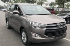 2023 PRIVATE CAR: pick up or transfer to / from HA NOI OLD TOWN ( Airport service )