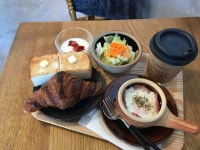 Kind hosts and great food! - Review of Brucke Hosetel & Cafe Arima Kobe, Kobe, Japan - Tripadvisor