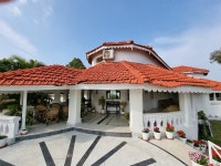 Good property and good food but the outdoor area is very small and theres nothing much to do here. - Review of MPT Rock End... 