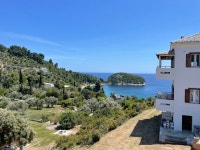 Stunning location, friendly and helpful owners. Perfect for couples! - Review of Mando Beachfront, Stafylos, Greece - Tripadvisor