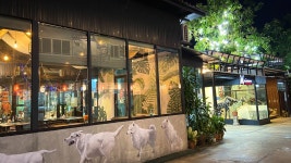 Dog Country Cafe, 방콕 - 레스토랑 리뷰 - 트립어드바이저
