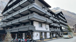 Very good Hotel, limited dining experience - Review of Hotel Alpenhof, Zermatt, Switzerland - Tripadvisor