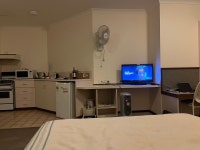 Bring a friend if you want to stay warm! - Review of Augusta Molloy Motel, Augusta, Australia - Tripadvisor