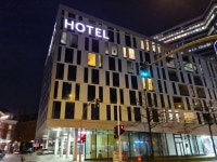 Nice hotel, but some issues with service - Review of Scandic Hamburg Emporio, Hamburg, Germany - Tripadvisor