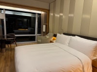 Awesome hotel/location but needs to address the elevator/ lift situation - Review of Renaissance Hong Kong Harbour View Hotel... 