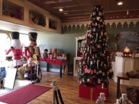  Department store window - Castle Noel, 메디나 사진 - 트립어드바이저  Department store window - Castle Noel, 메디나 사진... 