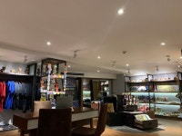 Great gift shop at the lobby - Bespoke Trendy Hotel Hanoi, 하노이 사진 - 트립어드바이저