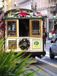 World Famous and Iconic San Francisco Cable Cars - Powell Street Line On Its Route to The Bay - 케이블 카, 샌프란시스코 사진... 