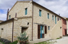 Bio Fattoria Fontegeloni, LA RONDINE, 90 m Apartm. UPDATED 2023 - Tripadvisor - Serra San Quirico Vacation Rental