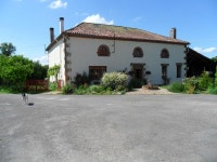 Lenvers UPDATED 2022: 4 Bedroom Private Room in Confolens with Wi-Fi and Central Heating - Tripadvisor