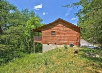 Secluded 1 Bedroom Cabin Close to the Parkway in Pigeon Forge and Dollywood UPDATED 2023 - Tripadvisor - Sevierville Vacation Rental