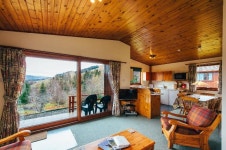 Beautiful chalet with loch and mountain views Has DVD Player and Internet Access - UPDATED 2019 - TripAdvisor - Crianlarich... 