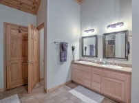 Cedar Creek Cabin.   Close to Titanic, Tanger Outlet Mall, and the Brason Strip UPDATED 2019 - TripAdvisor - Branson Vacation Rental