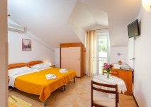 Room Davor Tomas 2+1 Nr.4 and Nr.5 Has Internet Access and Mountain Views - UPDATED 2022 - Tripadvisor - Brela Vacation Rental... 