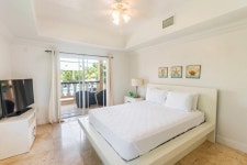Sea La Vie - Poolside Studio unit - Has Air Conditioning and Internet Access - UPDATED 2018 - TripAdvisor - Long Bay Beach... 