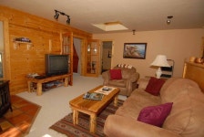 Sunrise Lodge UPDATED 2020: 2 Bedroom House Rental in Evergreen with Private Yard and Secure Parking - Tripadvisor