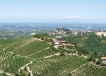 Mompiano Holiday Home Sleeps 8 with Free WiFi - 5680201 UPDATED 2020 - Tripadvisor - Trezzo Tinella Vacation Rental