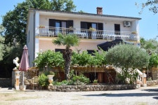 Apartment Nicki - 10 meters from the sea UPDATED 2019 - TripAdvisor - Malinska Vacation Rental