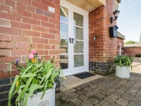 CARPENTERS COTTAGE, open-plan, exposed beams, near Cockermouth, Ref 983002 UPDATED 2024 - Tripadvisor - Cockermouth Vacation Rental