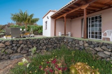 Holiday cottage in Los Llanos (LP1101) Has Parking and Cable/satellite TV - UPDATED 2019 - TripAdvisor - Todoque Vacation Rental