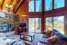 NEW LISTING! Cozy cabin w/shared hot tub, pool & tennis-near skiing, dogs OK! UPDATED 2019 - TripAdvisor - Truckee Vacation Rental