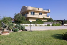 Residence Edera 3 UPDATED 2022: 2 Bedroom House Rental in Ispica with Secure Parking and Patio - Tripadvisor Residence  Edera 3... 