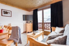 Appartement spacieux et style | Pres des telecabines! UPDATED 2019 - TripAdvisor - Les Bruyeres Vacation Rental