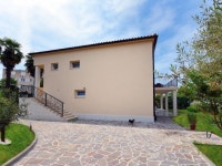 TripAdvisor - 3 bedroom Apartment with Air Con, WiFi and Walk to Beach & Shops - 5639535 UPDATED 2019 - Self-Catering Novigrad... 