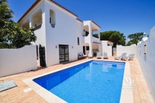 TripAdvisor - Privada Vivenda na Oura a 10min da Praia com AC UPDATED 2019 - Self-Catering Albufeira Vacation Rental