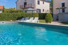 Ferien Villa Andric UPDATED 2023: 4 Bedroom House Rental in Pula with Grill and Terrace - Tripadvisor